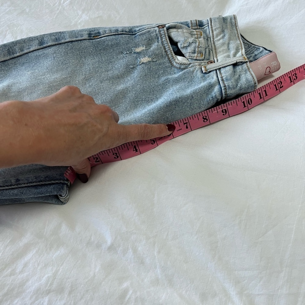 Revice Uptown Rising Star Distressed Light Wash High Rise Mom Jeans SZ 24 - Picture 11 of 11